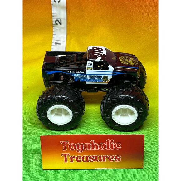 Hot Wheels Monster Jam Police Truck - Picture 3 of 5